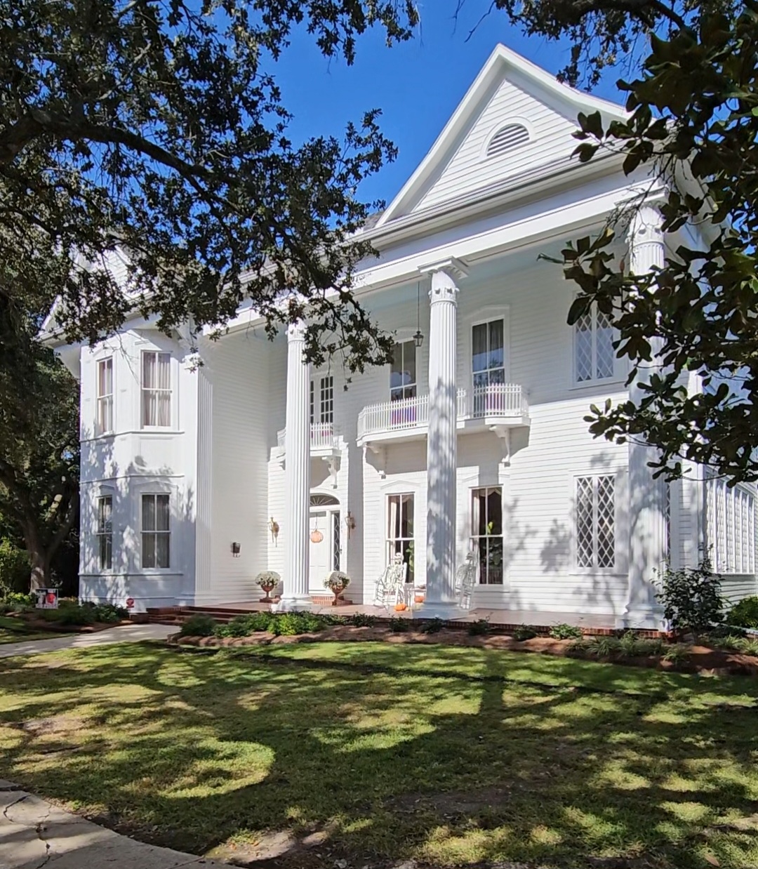 Wood Restoration and Painting in 130 Year Old Governors Mansion in Crowley, LA Thumbnail